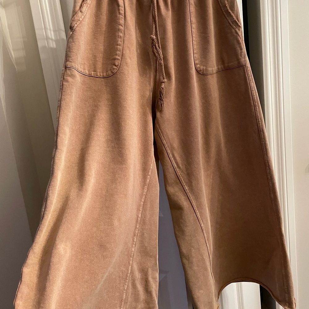 Easel oversized ankle jogger